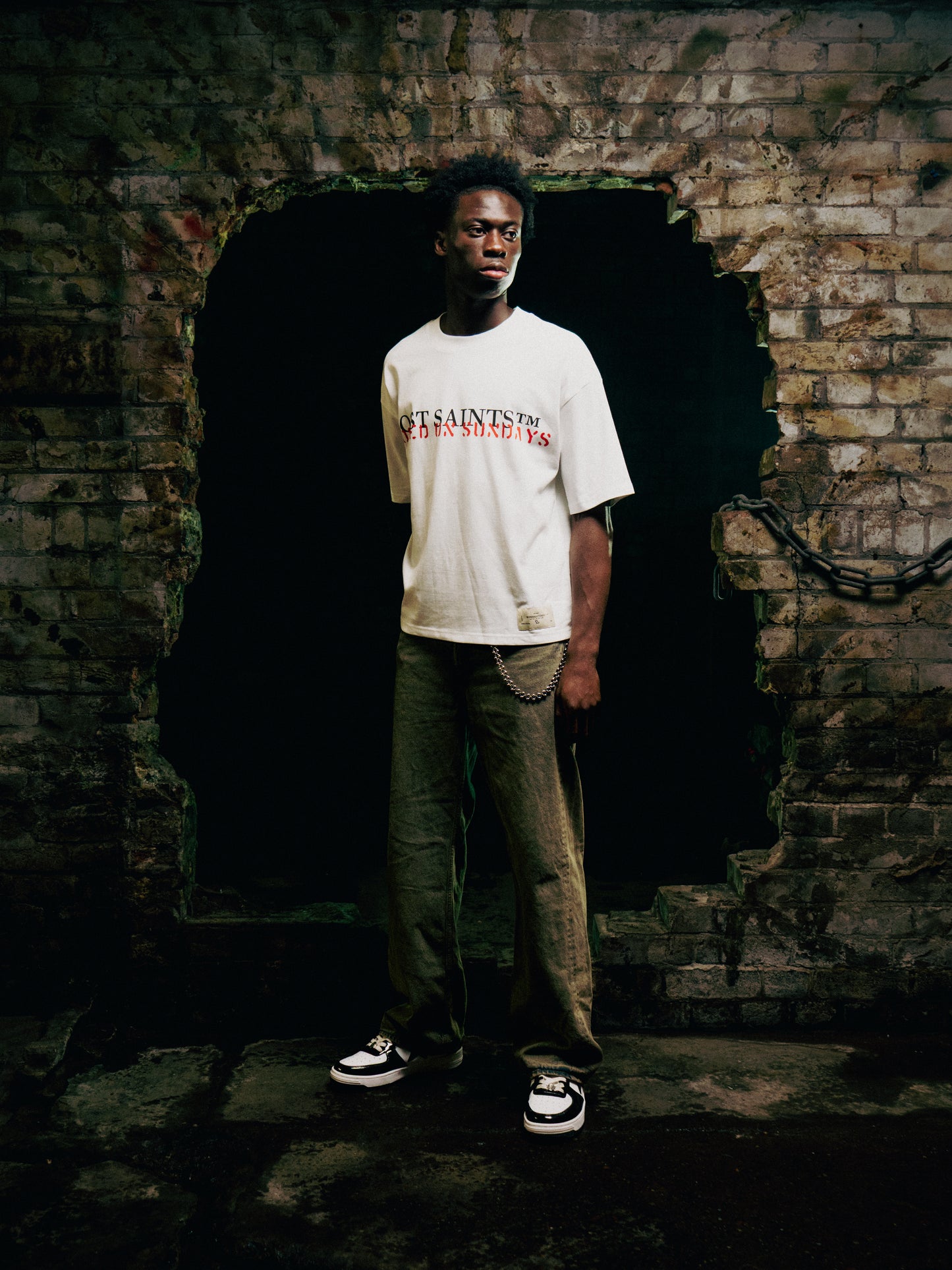 CLOSED ON SUNDAYS T-SHIRT